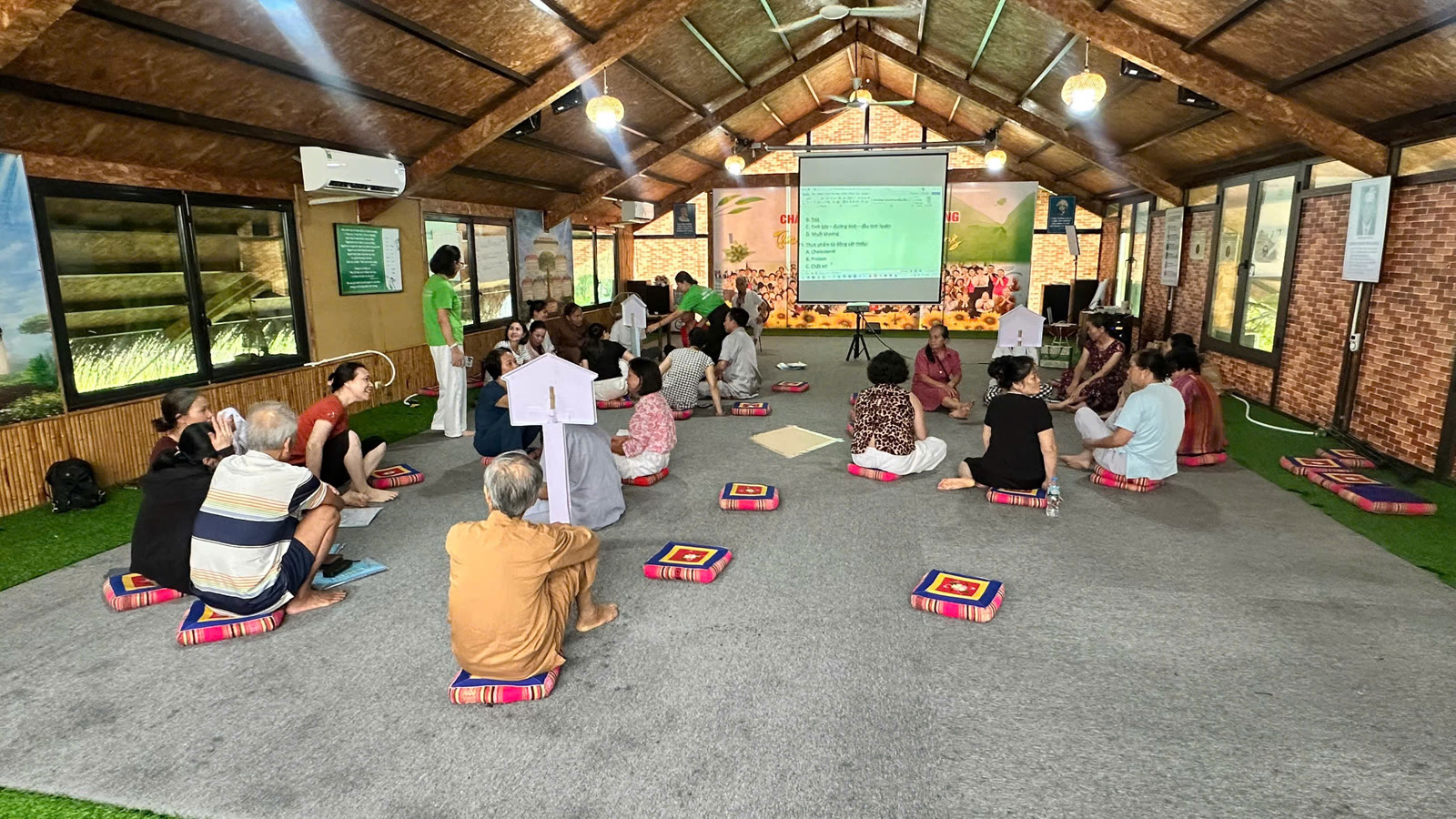 Hội trường sinh hoạt chung tại Trung tâm Dưỡng sinh Phương Đông
